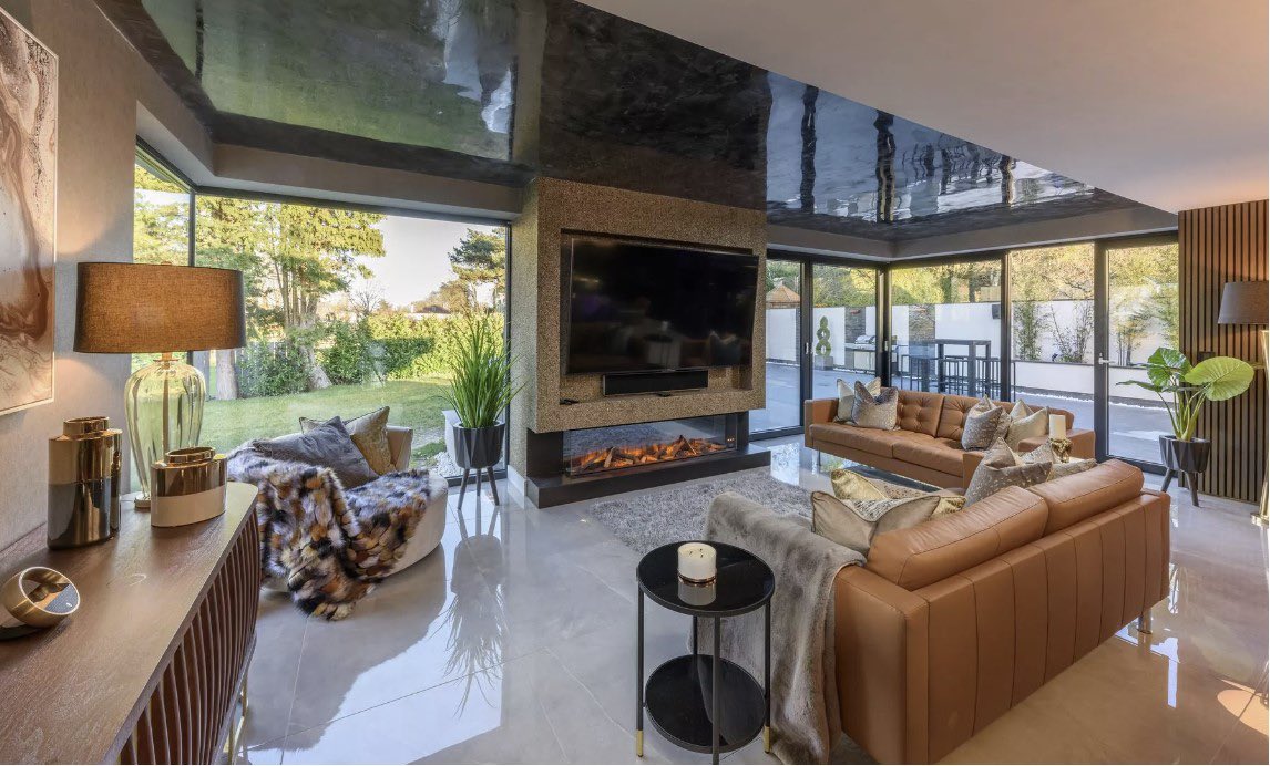 azurepergola's tweet image. Glass to Glass corner and Monoslide doors by Azure Outdoor Living.

📸 Monoslide 3m x 3m - Glass to Glass corner 2.5m x 1.5m

🌎 azureoutdoorliving.co.uk/products/doors…

#architecturalglazing #slideandstack #doors #slidingdoors #dreamhome #homeinspo #homeimprovements #homerenovation #newbuild