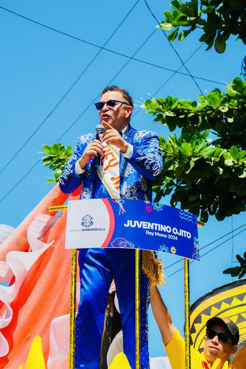 ¡Batalla de Flores 2024! Gracias alcalde <a href="/AlejandroChar/">Alejandro Char</a> <a href="/alcaldiabquilla/">Alcaldía de Barranquilla</a> y <a href="/SecCulturaBaq/">Sec. Cultura de Barranquilla</a> <a href="/juanospinoacuna/">Juan Ospino Acuña</a> por entregarme la dignidad de representar a la ciudad en esta extraordinaria carroza. Inolvidable. #carnaval #barranquilla #Carnaval2024