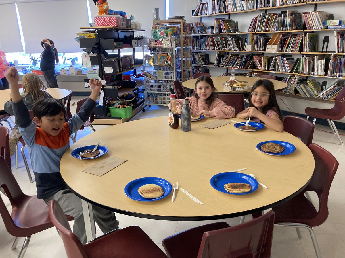 Mrs. Ginn BFA tweet media