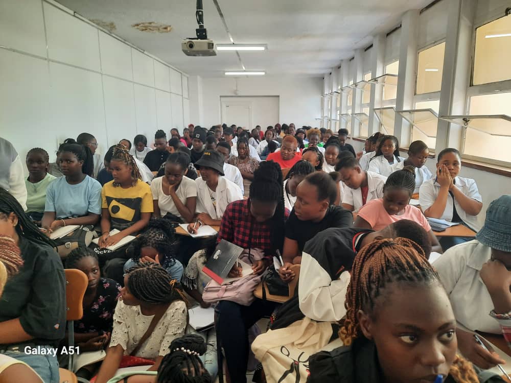 We would like to thank all our first year student for your patience, resilience and positive attitude today. Gowero House was a handful but together we saw it out.

#applytoday #februaryintake2024#schoolofpharmacy #schoolofcommunityhealth