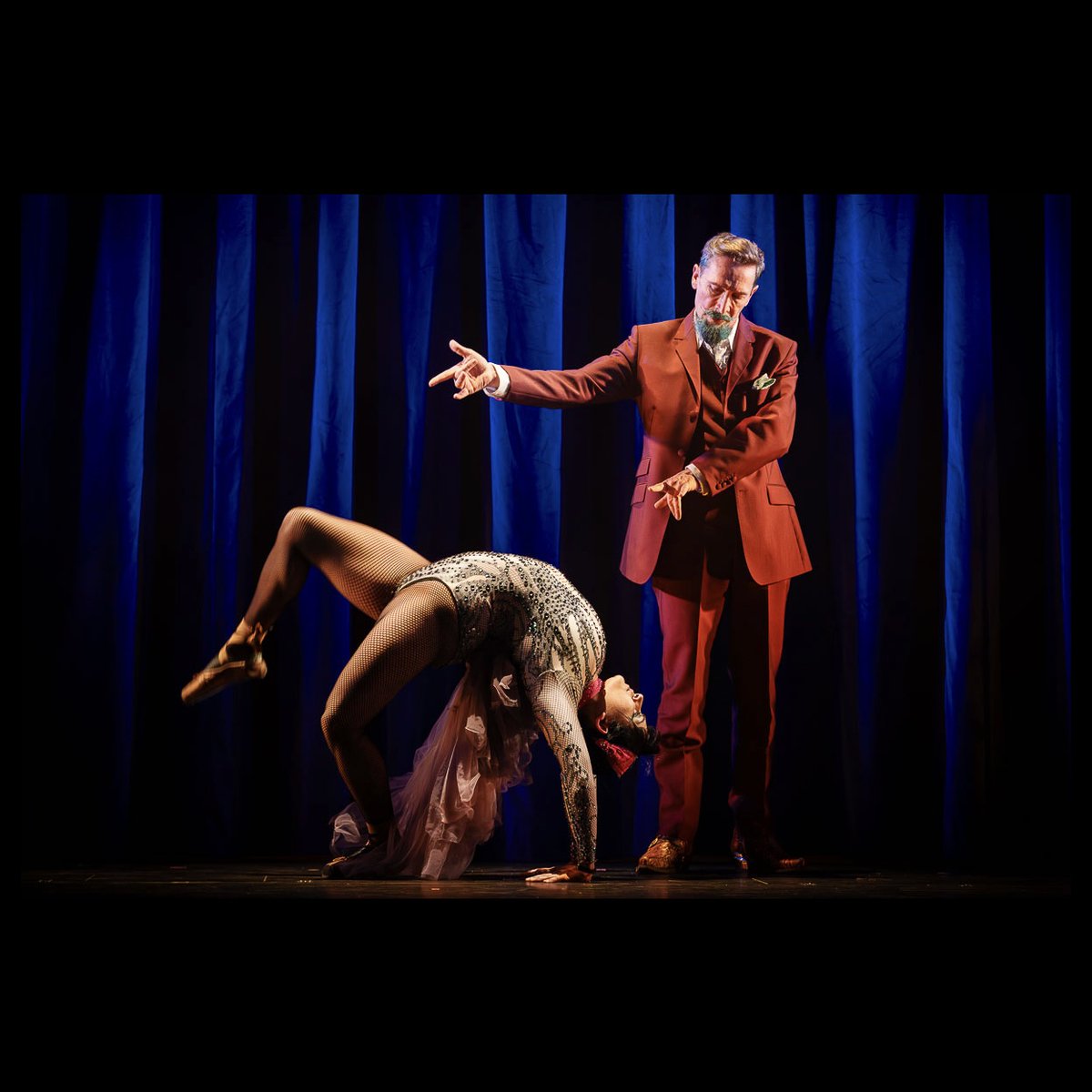 Sharp Teeth Theatre (@tinylittlefangs) on Twitter photo Last week we had the pleasure of seeing <a href="/Wise_Children/">WiseChildren</a>'s newest show, Bluebeard... the music, the singing, the fairy tale, the movement, the gut punch.. so good! If you get a chance to see it on tour, do!
More info: wisechildrendigital.com/blue-beard Last week we had the pleasure of seeing <a href="/Wise_Children/">WiseChildren</a>'s newest show, Bluebeard... the music, the singing, the fairy tale, the movement, the gut punch.. so good! If you get a chance to see it on tour, do!
More info: wisechildrendigital.com/blue-beard