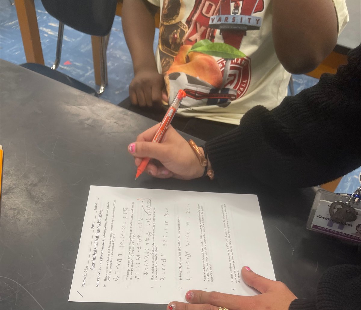 BWashing10's tweet photo. Mr. Rodriguez used the ⭐️⭕️❓feedback strategy during his Physical Science class to provide immediate and actionable feedback to scholars. #WinningForARMS @LibraLBrittian @AOAddison_ @MajorJones_ https://t.co/qy9EnRhU90