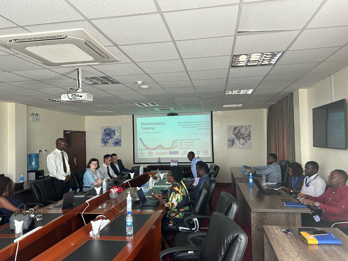 Today, a team from Manchester and @MountKenyaUni delivered a bioinformatics training session as part of our ongoing NIHR partnership with Kenya at @kutrrh🇰🇪 We focussed on clinical bioinformatics, cancer evolution and a workshop looking at cancer mutations and signatures🧬