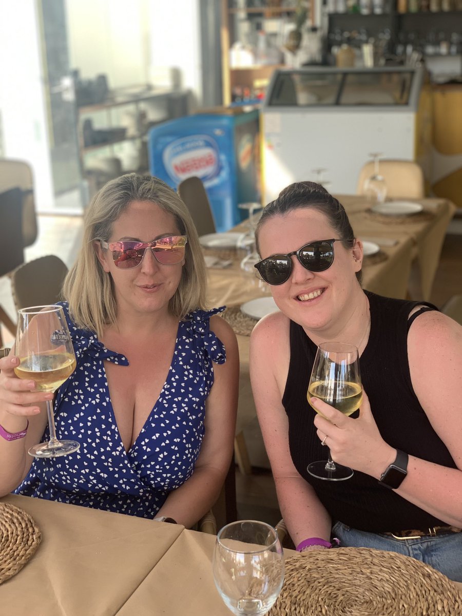 sarafjohn's tweet photo. Civilised 🥂 https://t.co/auw5jVkadT