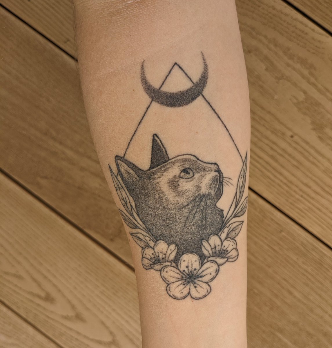 Lilac_MilkTea's tweet photo. Tattoo checkpoint! 

I can't fit all of them but ;v; (yes, I like cats!) https://t.co/XY6NXs1puB
