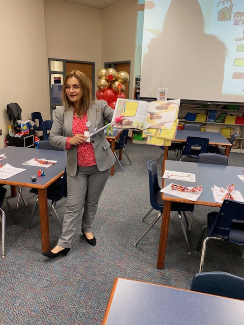 🌞 It's a great Tuesday morning to begin Parent Literacy Training for parents of @CooperElem, presented by the amazing Multilingual Elementary Specialists. 🙌@carlton_ana @urquia_maritza #ElementaryEducation #EmergentBilingual @SISD_MultiPrgms @SpringISD