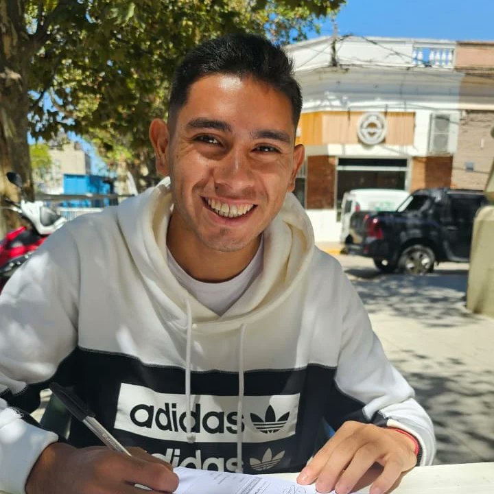 clubmercedesok's tweet photo. ¡ Bienvenido, Keko! 👋

La Comisión Directiva tiene el agrado de informar que esta mañana Daniel Keko Lucero firmó el contrato que lo convierte en jugador de la institución ✍️ https://t.co/mPK82io0lO