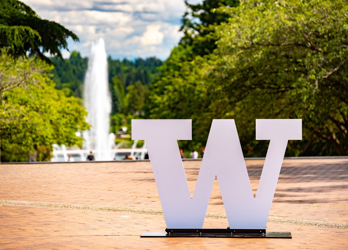 UW SPH has an exciting opening for a Director for Marketing and Communications to lead internal & external communications that advances the School's values of equity, social justice and anti-racism. Share & apply by 2/22 for priority consideration: uwhires.admin.washington.edu/ENG/Candidates…