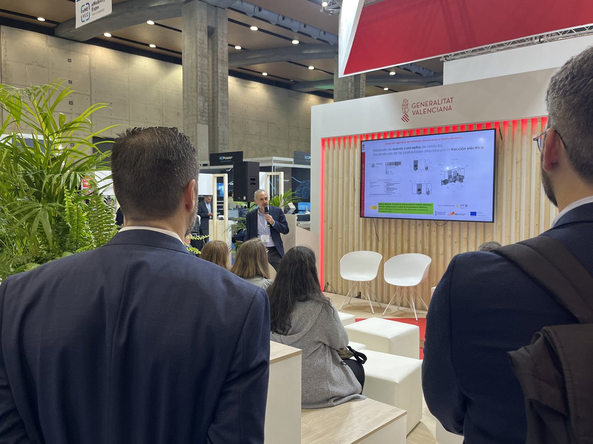 I3E_UMH's tweet photo. Gracias a quienes habéis pasado por nuestro stand en #eMobility2024 y asistido a nuestra presentación sobre cuáles son nuestras líneas de trabajo relacionadas con transporte. Han participado nuestra #InnoAgent @claragomez_corp (red @GVAavi) y nuestro investigador Miguel Sánchez https://t.co/VCFew4xMKb