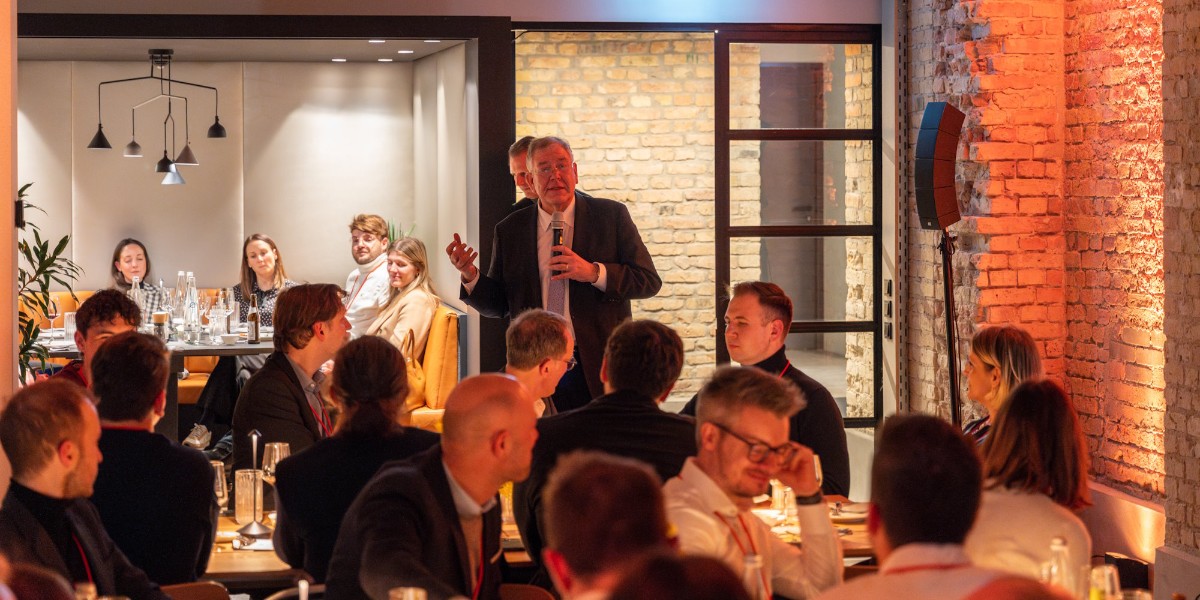 So inspirierend war der Jahresauftakt der #BVMW-Initiative „Der Junge Mittelstand“! 🎉 

Über 40 angereiste Unternehmerinnen &amp; Unternehmer verbrachten einen Tag voller #Networking &amp; Diskussionen mit führenden Politikerinnen &amp; Politikern in Berlin 👉 bvmw.info/rueckblick-der…
