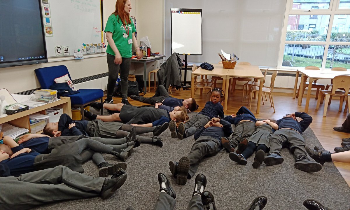 missvgsgc's tweet photo. Thank you to Lucy from Altru Drama for delivering a super online safety session! @altrudrama #SGCComputing #SGCPSHE @MrGSGC https://t.co/3JLgH33T8k