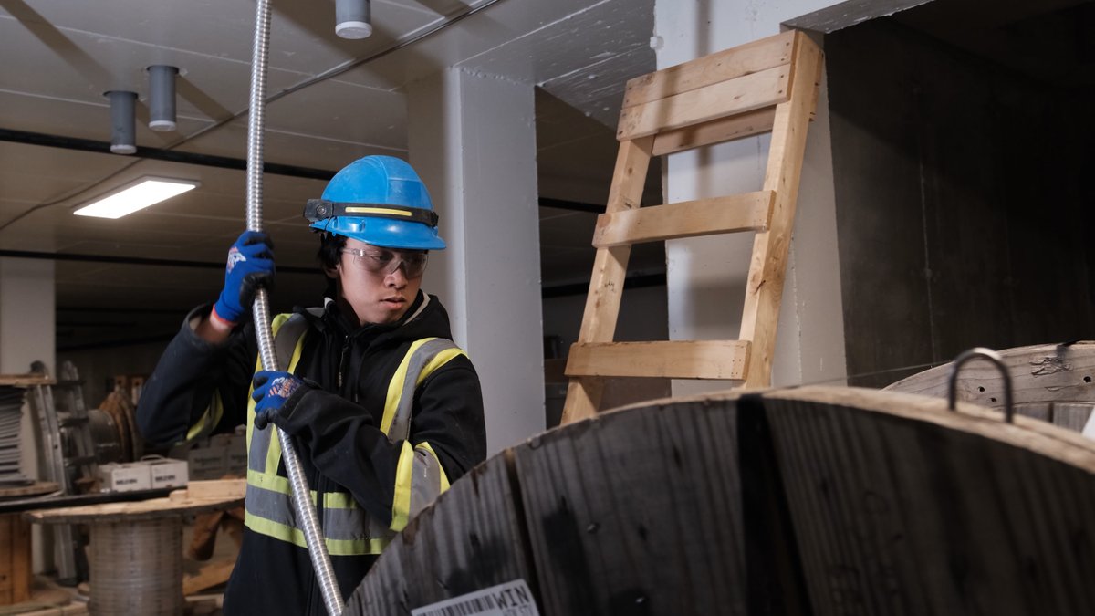 PowertecElec's tweet image. 📸 From our latest videos, here are our favourite stills showcasing our Powertec Electric team! Hard at work, focused, and dedicated to delivering excellence in every electrical project. #PowertecPrecision #ElectricalCraftsmanship #BehindTheScenes