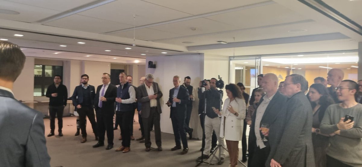 Dozens of real estate professionals attended our launch training and event, celebrating our new partnership with First American Title.
join the revolution with Simplex 3D.