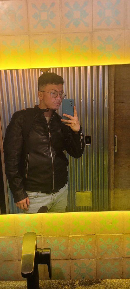 Sebastian45__'s tweet photo. 😁 https://t.co/5HfyXk4JwI
