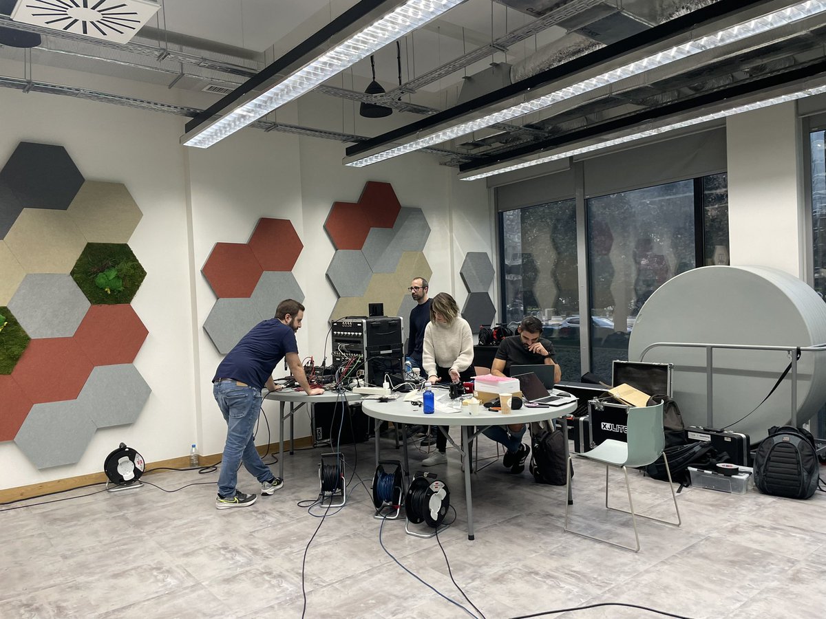 PodcastEnLd's tweet photo. 🎙️📽️Todos listo para comenzar el directo del #podcast Par-Impar en la sala META, con @confecinepata y @danipr77 

¡Gracias a @FlixOle que lo hace posible! https://t.co/KN74vSKYdj