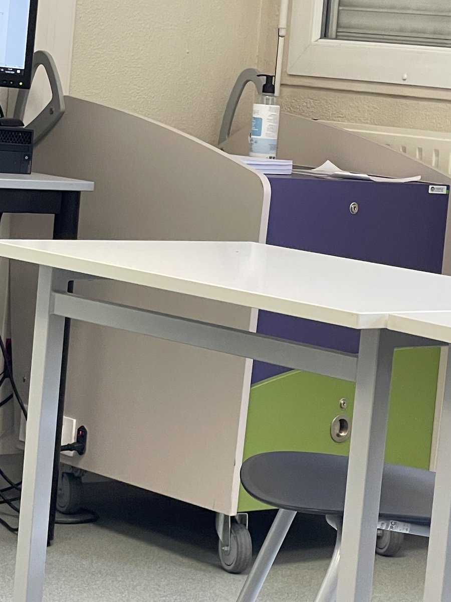 PuzzPeclair's tweet image. Le meuble c’est Buzz L’éclair 😂😂 Verssssss la menuiserie et l’au-delà ⚡️⚡️
#buzz #pessigoat