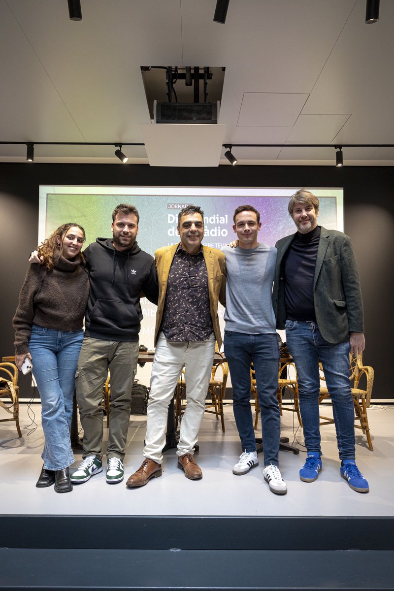 Radiofònics tweet media