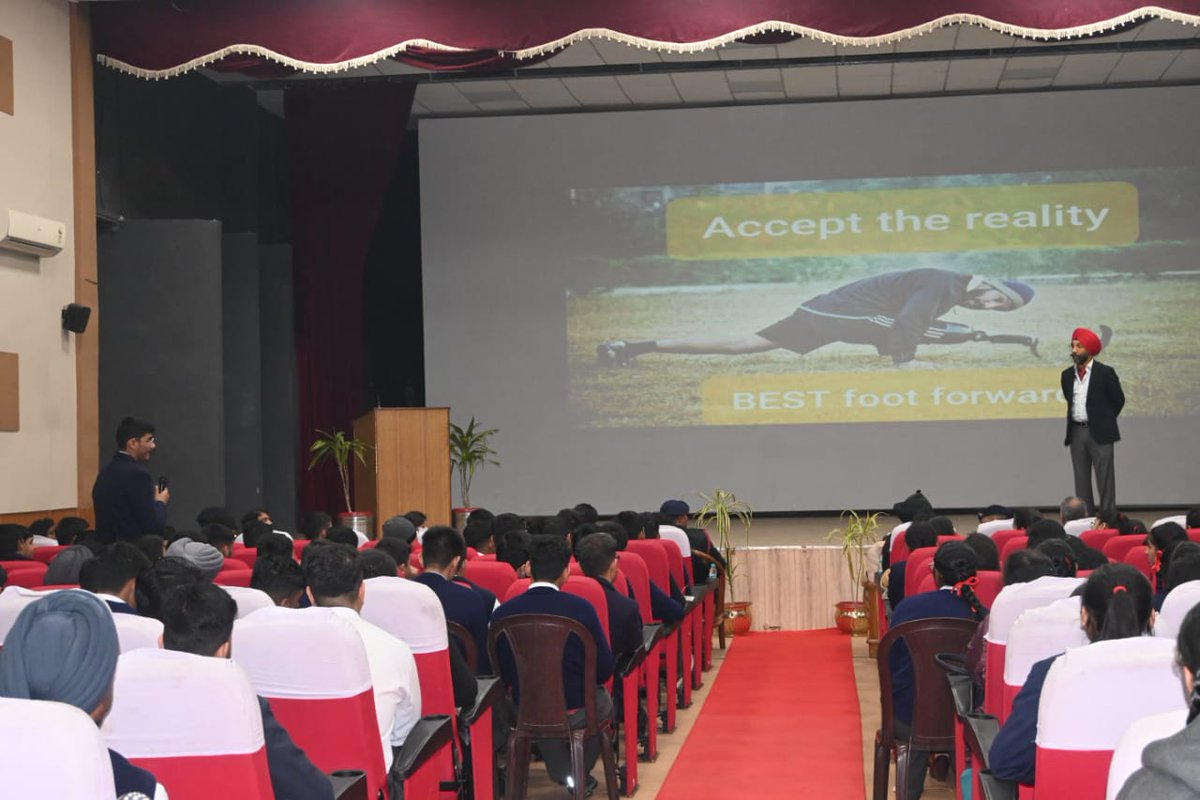 OfficialAwwa's tweet photo. #StressFreeExams

#Airawat Division
organized a workshop on 'Stress Free Exams' for more than 300 students of APS &amp; KV No 1, Patiala . https://t.co/Rf0riW3Vnz