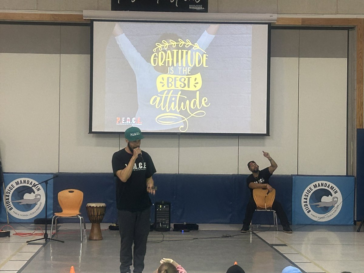 Biidaasigemanps's tweet photo. @PEACEuniversaL asked us to think about how we use words and reminded us that “No one has to lose in order for you to win” and to focus on “Collaboration over competition!” #WeAreBiidaasigeMandaminPS @DDSBSchools https://t.co/QIGSyyM0mp