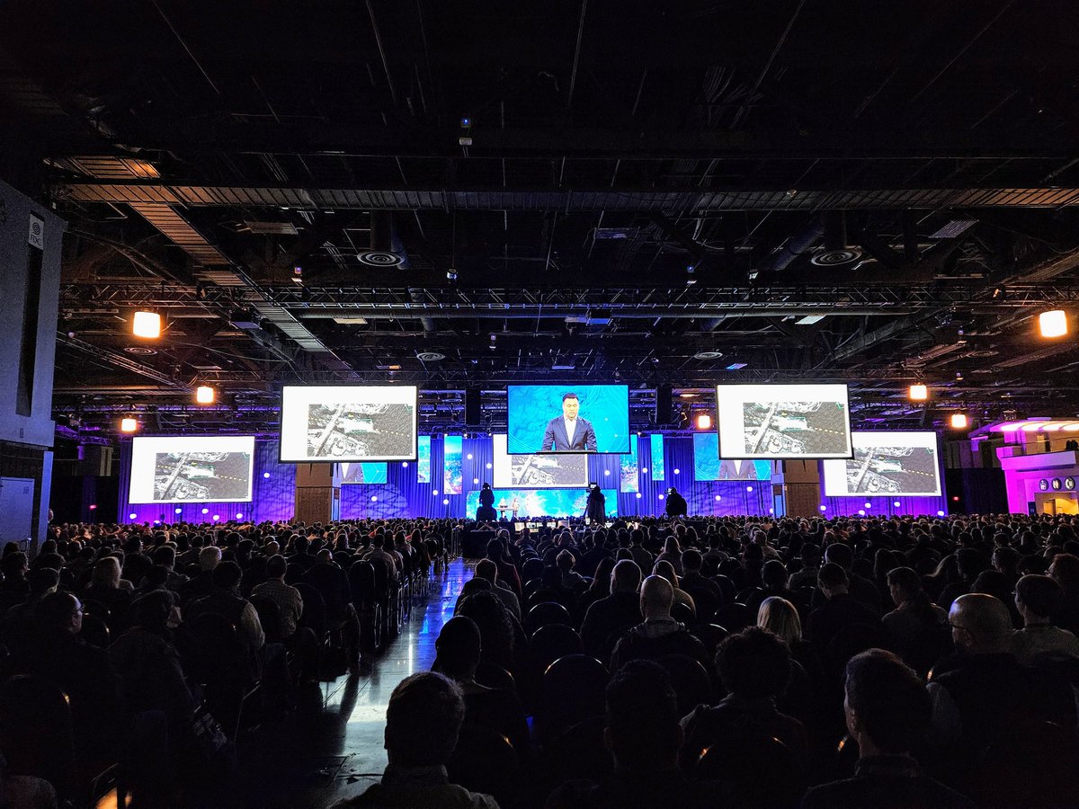 DrLTighe's tweet image. My heart be still .... seeing #SAR on the #FedGIS stage.