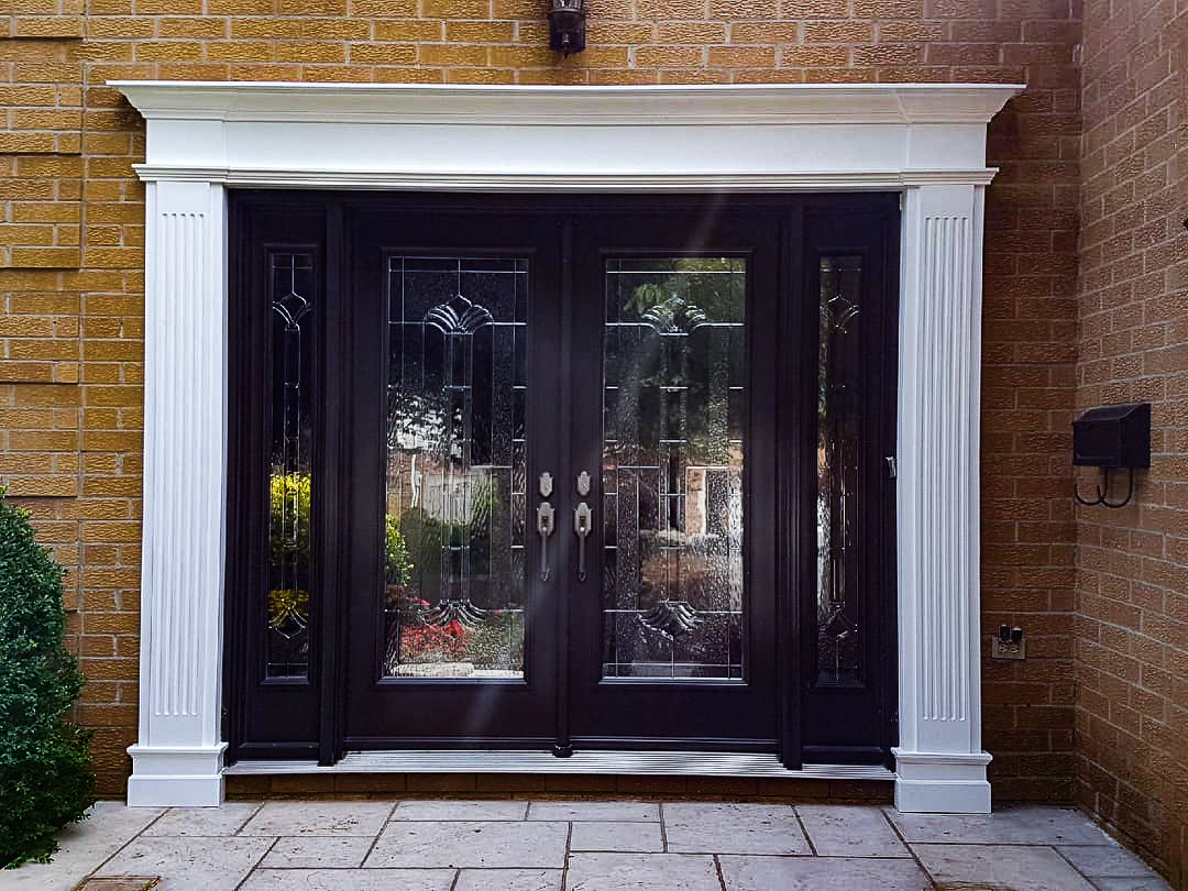 Pilasters can be used in a variety of settings, including to help frame an entranceway such as this one. 

#elitetrimworks #trimwork #easytoinstall #interiortrim #interiordesign #exteriortrim #exteriordesign #homedesign #homesinpo #renovation #instareno #instadesign #pilasters