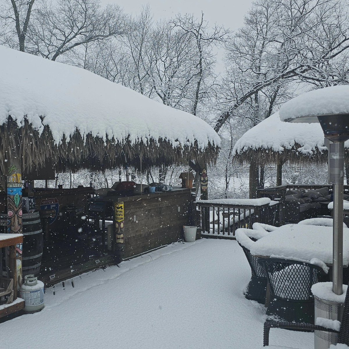 As pretty as it looks..... WHY? It was 60° on friday.🤦‍♂️