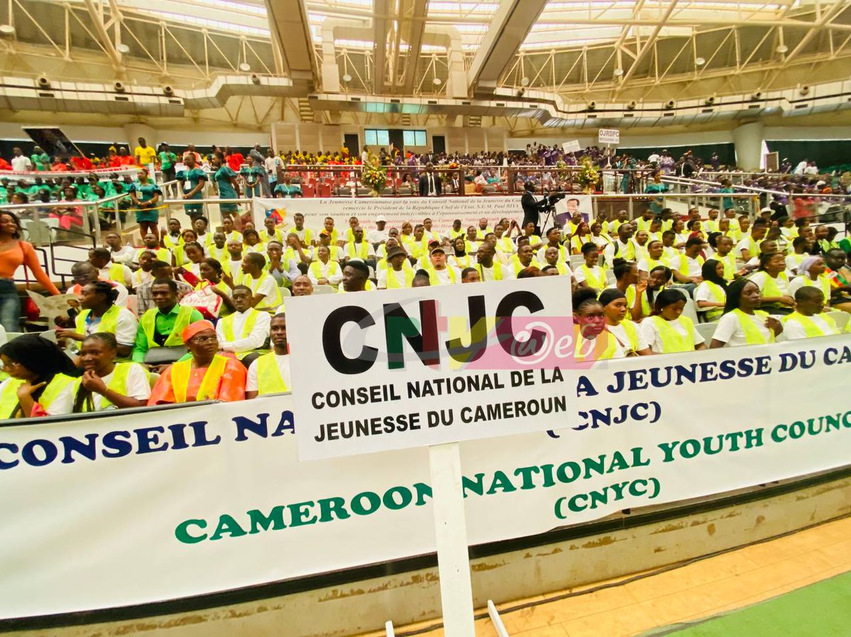 CRTV_web's tweet image. Anniversaire du chef de l’État,  @PR_Paul_BIYA, ce 13 février.
« Joyeux anniversaire monsieur le président, cher papa bien aimé des jeunes. Vous pouvez compter sur le soutien massif des jeunes en 2025 ». Messages de la jeunesse camerounaise. 
#Yaounde.