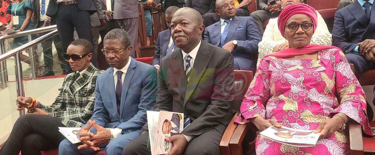 CRTV_web's tweet photo. Anniversaire du chef de l’État,  @PR_Paul_BIYA, ce 13 février.
Le ministre d’État, Secrétaire général de la présidence de la République, Ferdinand Ngoh Ngoh, représentant du chef de l’État aux festivités en compagnie de nombreux autres  membres du gouvernement. https://t.co/c7ytiFr1VM