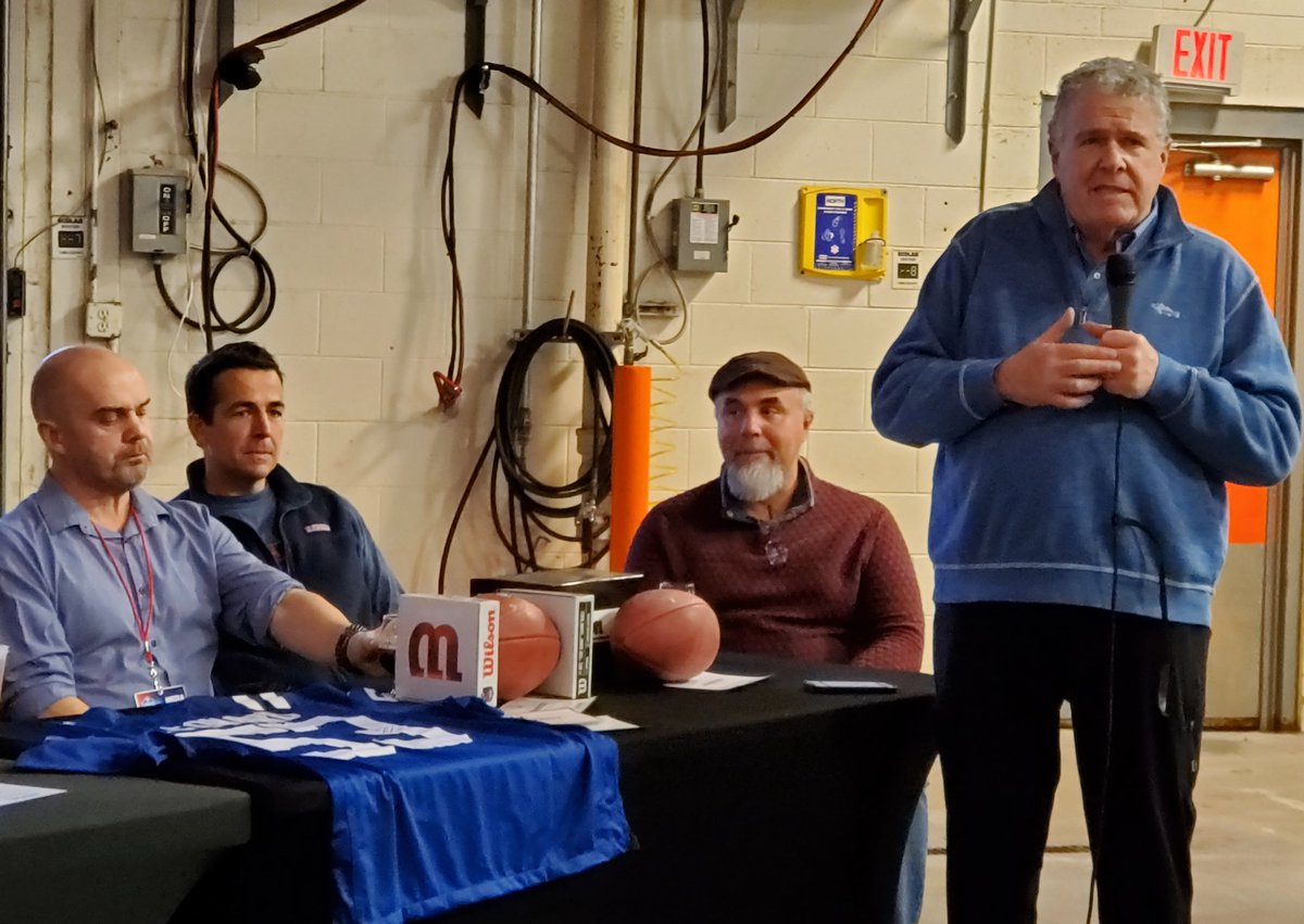 ronNcaphill's tweet image. Highly recommend #NFLCombine.

#NFL has done exceptional job in recent years to make the event entertaining.

Completely free to attend - with #DraftExperience that includes interactive activities and #SuperBowl trophy viewing.

Plus @peter_king has a great brewery charity event.