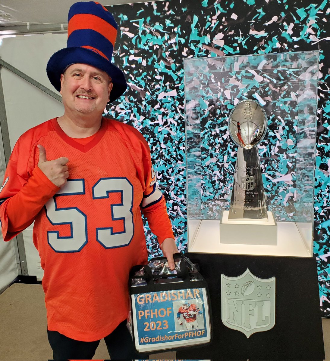 ronNcaphill's tweet image. Highly recommend #NFLCombine.

#NFL has done exceptional job in recent years to make the event entertaining.

Completely free to attend - with #DraftExperience that includes interactive activities and #SuperBowl trophy viewing.

Plus @peter_king has a great brewery charity event.