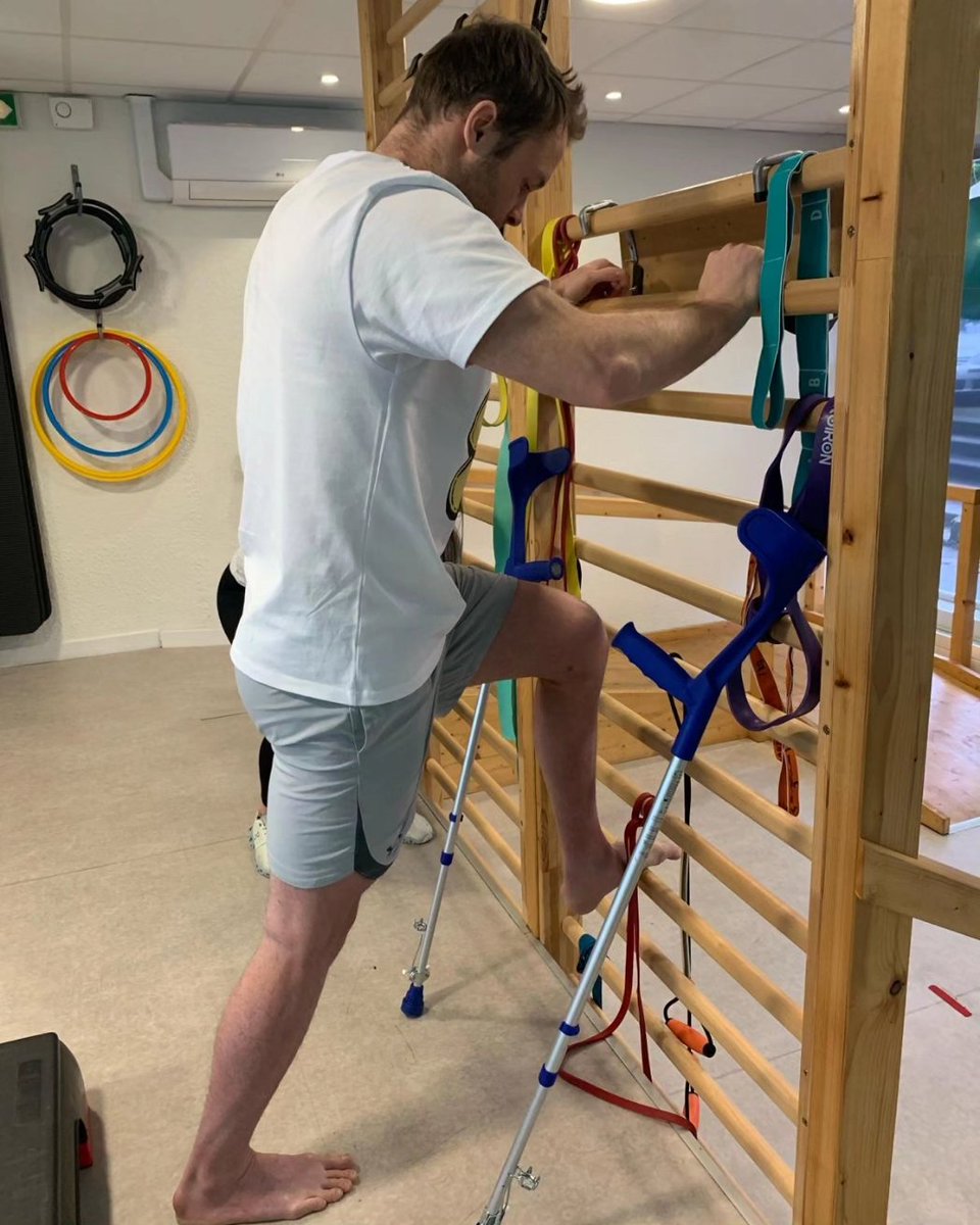 AlexPinturault's tweet photo. 3 semaines se sont écoulées et les progrès commencent à apparaitre. La route est encore longue 👊 #RehabTime #3WeeksPostOp https://t.co/sM0iQUJdmV