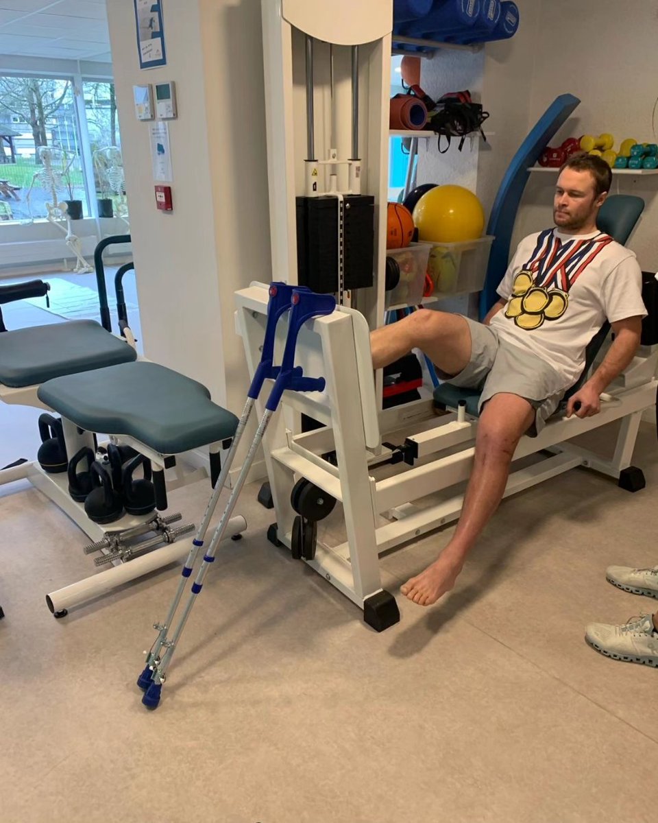 AlexPinturault's tweet photo. 3 semaines se sont écoulées et les progrès commencent à apparaitre. La route est encore longue 👊 #RehabTime #3WeeksPostOp https://t.co/sM0iQUJdmV