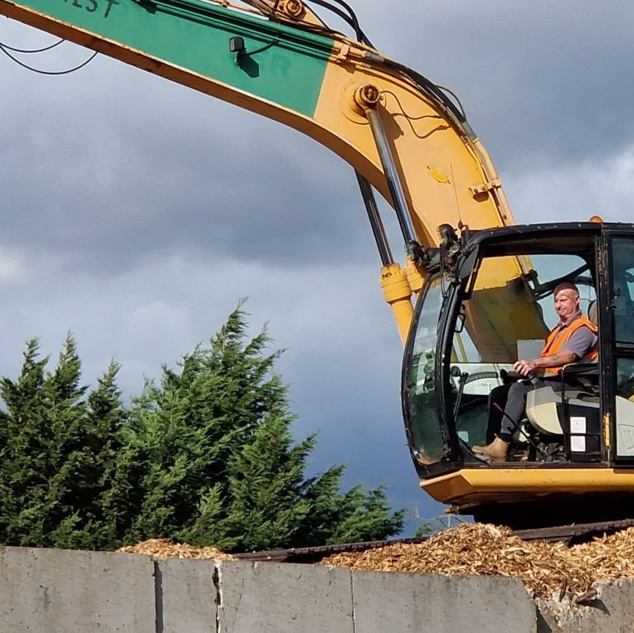 With over 16 years' experience, we are leaders in delivering woodchip to biomass boilers of all sizes, with a minimal carbon footprint to customers across the South East.

Learn more: LCEnergy.co.uk/wood-chip/ 

#Biomass #Fuel #Energy #Sustainable #RenewableEnergy #Heating