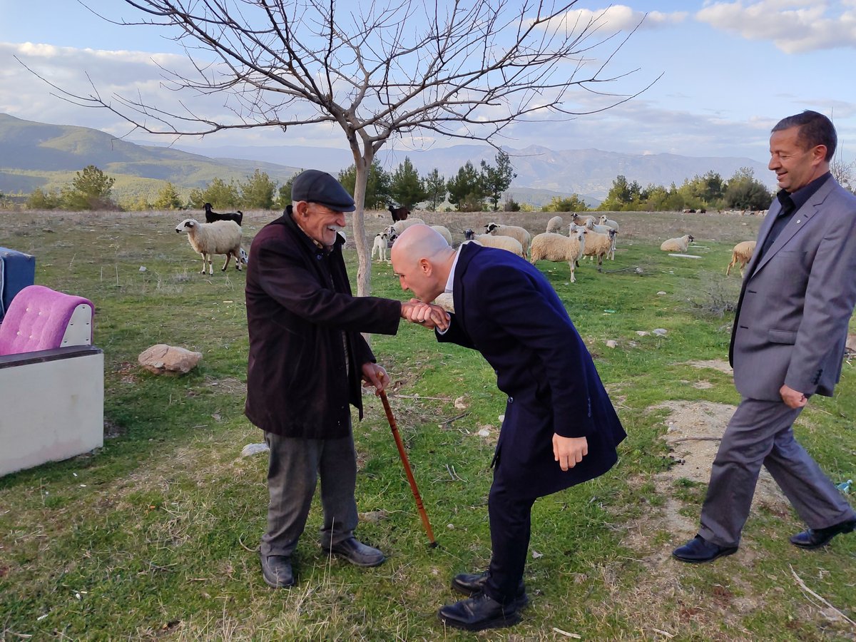 ahmetnozbas20's tweet photo. Yemyeşil ormanların ve masmavi gökyüzünün birbirine en çok yakıştığı yerdeyiz, #Hisar'dayız...
Tarihin, doğanın ve güzel insanların memleketi Hisar Mahallemizi ziyaret edip hemşehrilerimizle sohbet ettik, Hisar'ımız için kurduğumuz hayalleri konuştuk.
#Attouda'mızın güzelliğini, zenginliğini tüm dünyaya duyurmak için durmadık, durmayacağız.