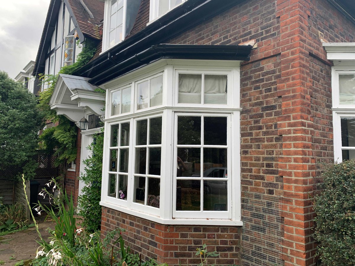 Beautiful casement windows, in the same style as the originals now adorn this charming home in South West London.

The new windows are finished in ‘White’, complemented with 18mm astragal glazing bars and manufactured in Engineered European Redwood.

#beforeandafter #pandpglass