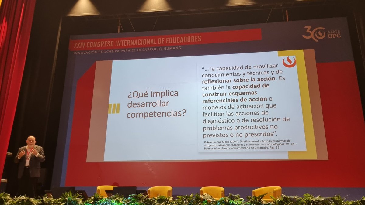 Momento de hablar de competencias con el grande Francis Ayala en el #CIE2024