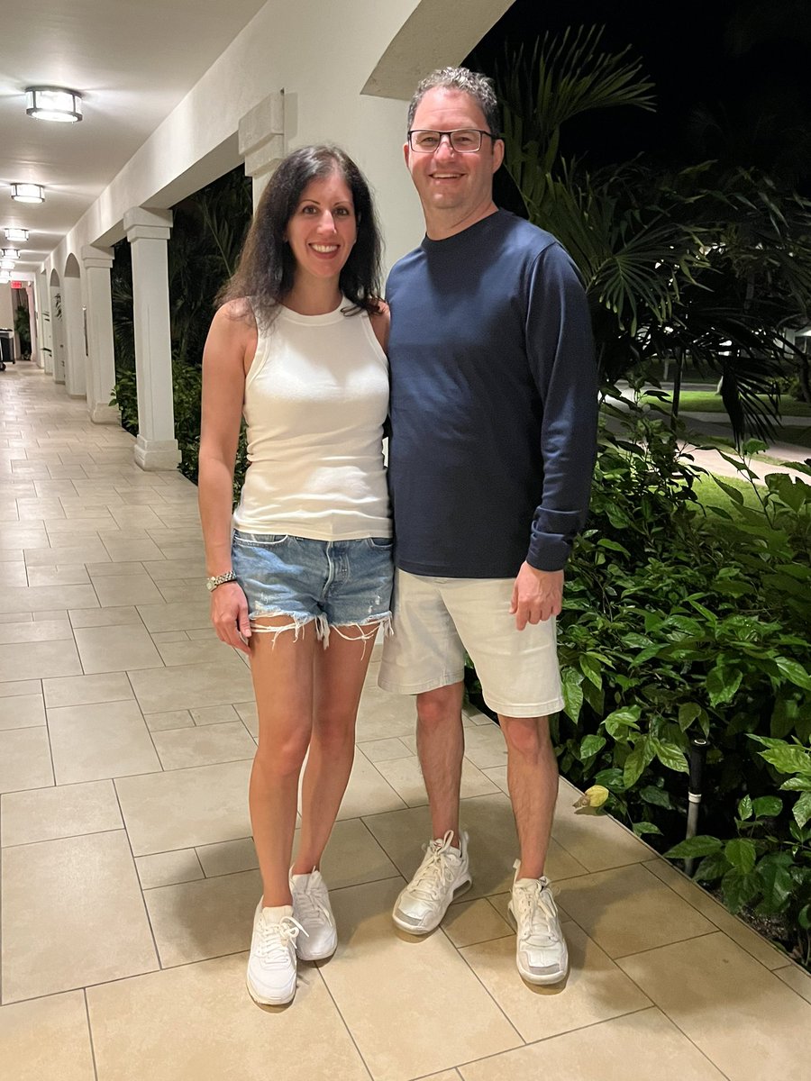 fonnzilla's tweet image. Happy birthday to my much better (and way younger) half, Shauna!  Wishing you all the best and many returns on your special day.