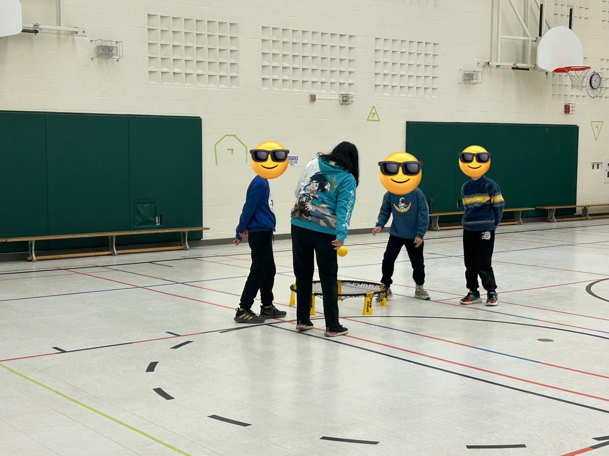 Net and wall games for us start with Boango/wall ball! Then we get into 4 square and then round net! #netwallgames #tgfu #physed