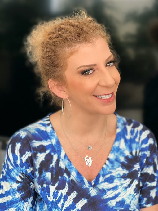 Enjoying today&rsquo;s #Tuesdayvibe 💙 It&rsquo;s a beautiful day in #Miami 😌 https://t.co/bdm0tszpwC<a href="/tag/tuesdayvibe"class="tags">#Tuesdayvibe</a><a href="/tag/miami"class="tags"><span>#miami</span></a>