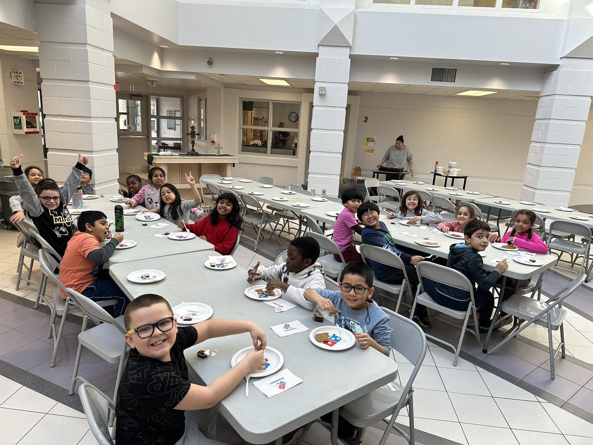 BlanasMrs's tweet photo. Thank you parent council for the yummy pancakes 🥞 Shrove Tuesday @StMariaGorett https://t.co/e4GBro5tTd