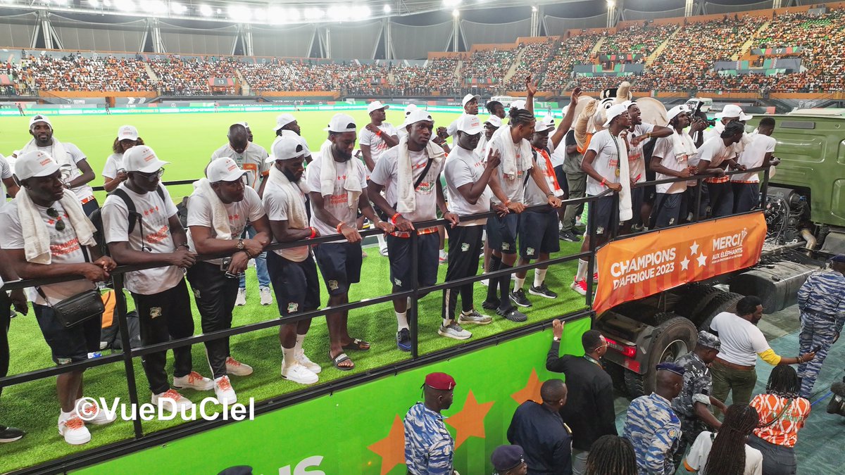 kevin__dnd's tweet photo. Champion d'Afrique 2023
Côte d’ivoire  3eme étoile 🌟 
⭐️⭐️⭐️
#cotedivoire🇨🇮 #can2024🇨🇮🏆⚽️  #sebastianhaller #finale #ebimpe https://t.co/t78RTpVfYO