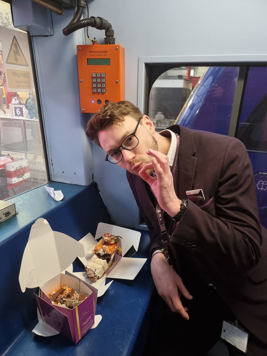 lateturn's tweet image. Now this is how you do a Liverpool PNB! @JourneysofJames