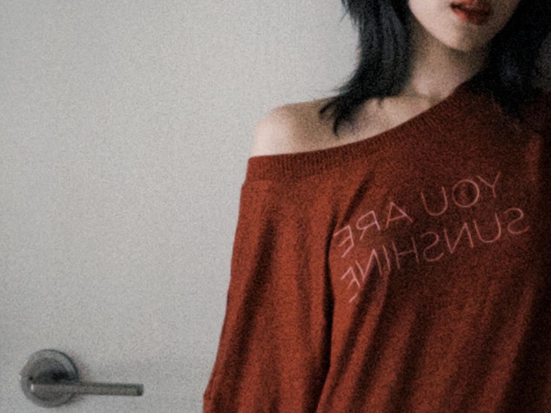 itzyryudjin's tweet image. 젤 좋아하는 빨간 티셔츠