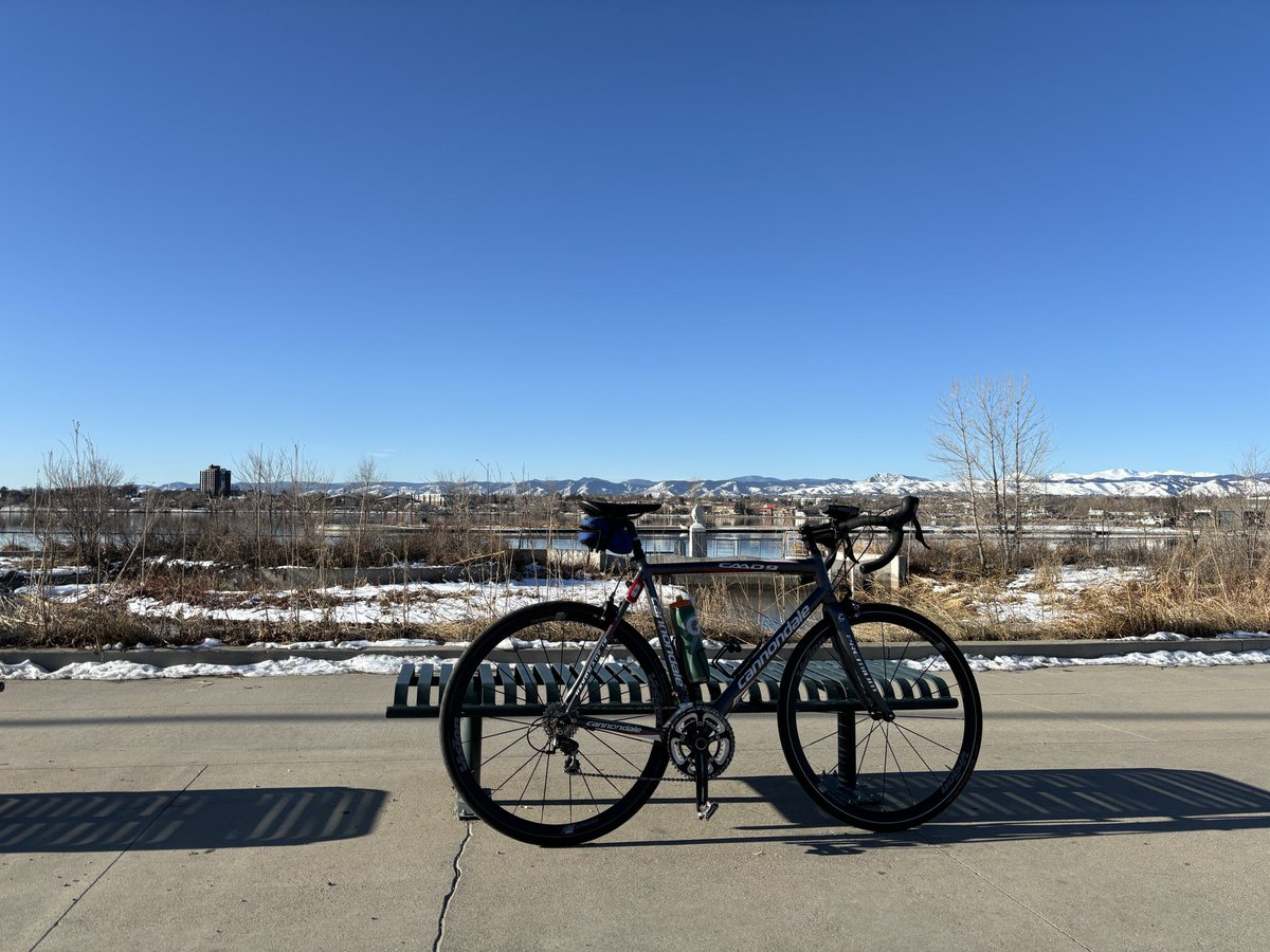 Sloan’s Lake looking fine this morning

#bikeden