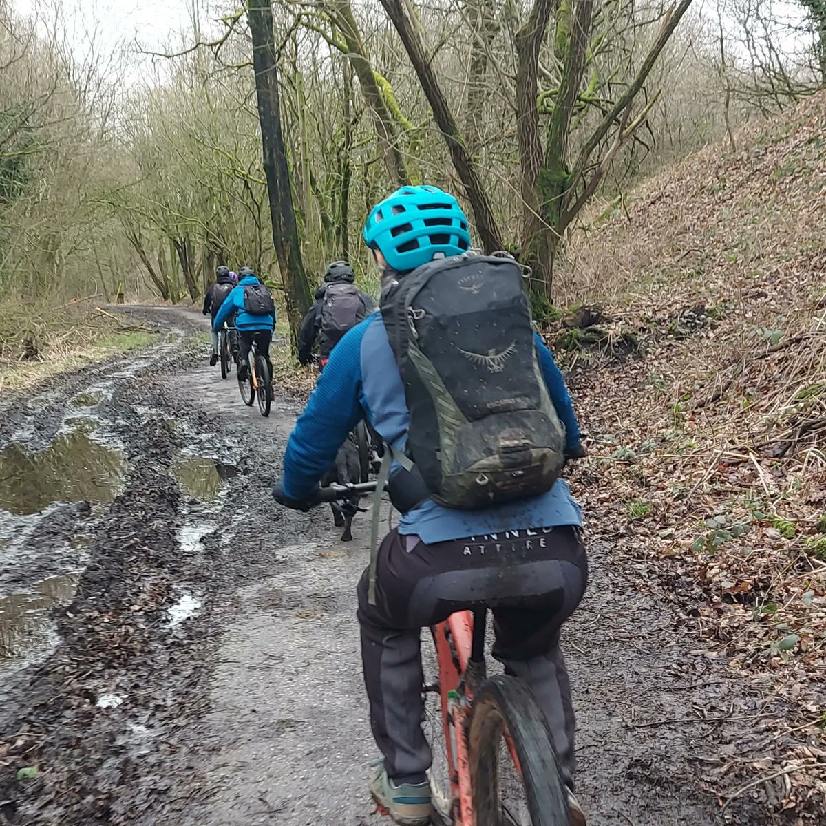 Fantastic day with our #peakconnections group on day 2 of their Miasuk Martin Nash mbl 1/2 course. Thanks @Ginnyallende for leading. @BritishCycling #cycleandstride @BeeNetwork @CyclingUK_NW #onelesscar #activetravel #placestoride #reducinganxiety #outdoorleadership @TNLComFund