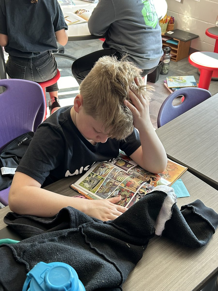 stine_smithADM's tweet photo. Independent reading allows for choice in book selection, practicing of fluent/phrased reading, comprehension, and reading for enjoyment 📚❤️ https://t.co/cR6w6kZ7dR