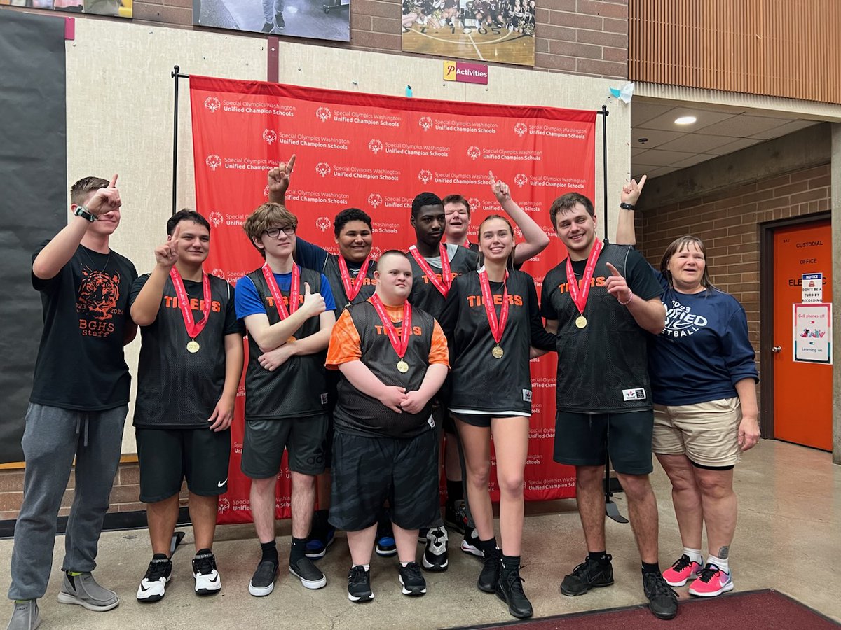 I could not be more proud of my team. As regional Champions, we will be competing at State on March 1 2024 - GO TIGERS!
thereflector.com/stories/bg-uni… #simplesharebuttons 

Looking for volunteers...
specialolympicswashington.org/event/2024-sta…
@BG_Tigers @bgtigerstrength