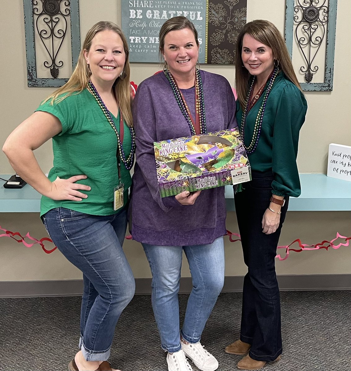 h_mulcahy's tweet photo. Fun times at JHE today! King Cake, a βfriendlyβ competition of Rock, Paper Scissors to see who could win the most beads and a Reading Mambo Book Float Parade!
πππ
#HayesHawks #MardiGrad #FunTimes https://t.co/GVRytmdkwA