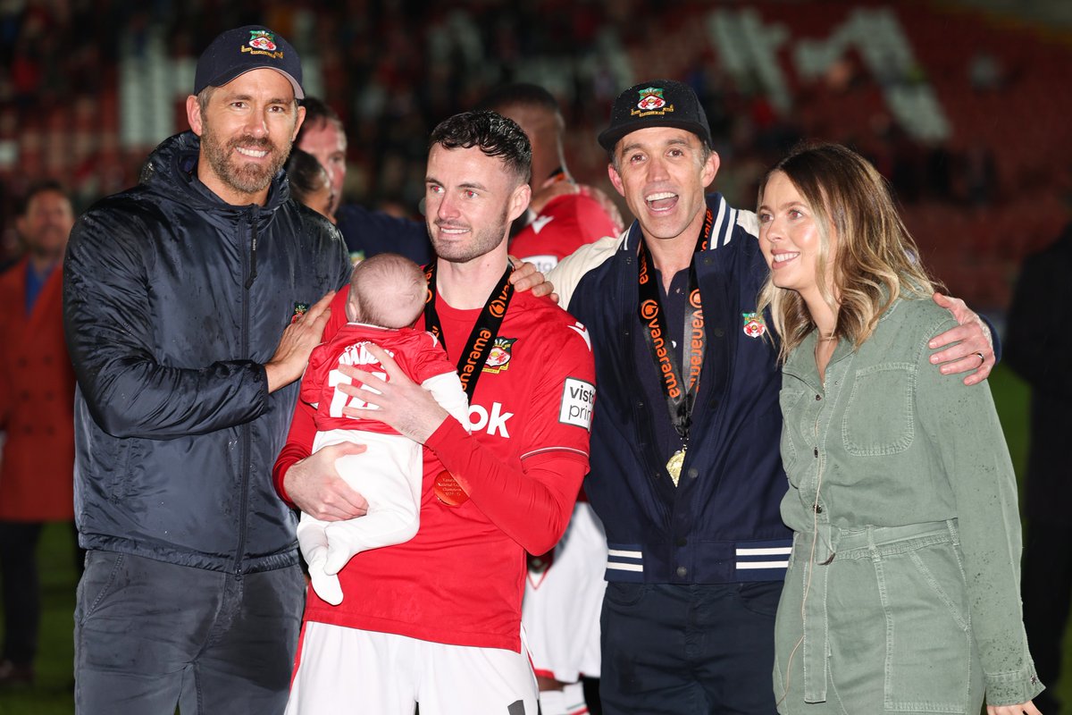 sportbible's tweet image. 🚨 Wrexham player's wife who was given months to live discovers wrong diagnosis after Ryan Reynolds steps in