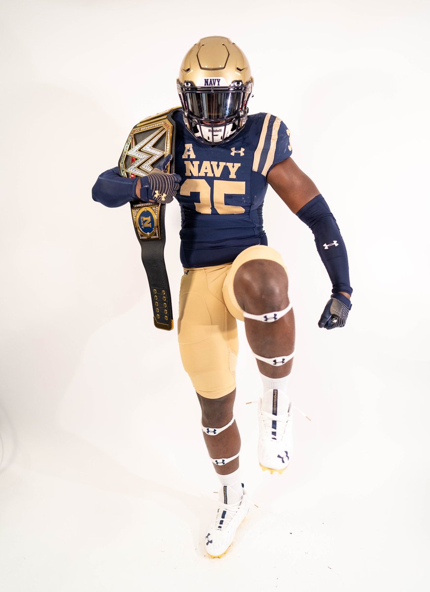 After a great official visit I am excited to announce my commitment to <a href="/NavyFB/">Navy Football</a>!! #AGTG <a href="/Coach_LaFavers/">Rick LaFavers</a> <a href="/CoachKScholz/">Kevin Scholz</a> <a href="/D_WallCoach/">Jerrick Hall</a> <a href="/RPHS_FB/">Ridge Point Football</a>